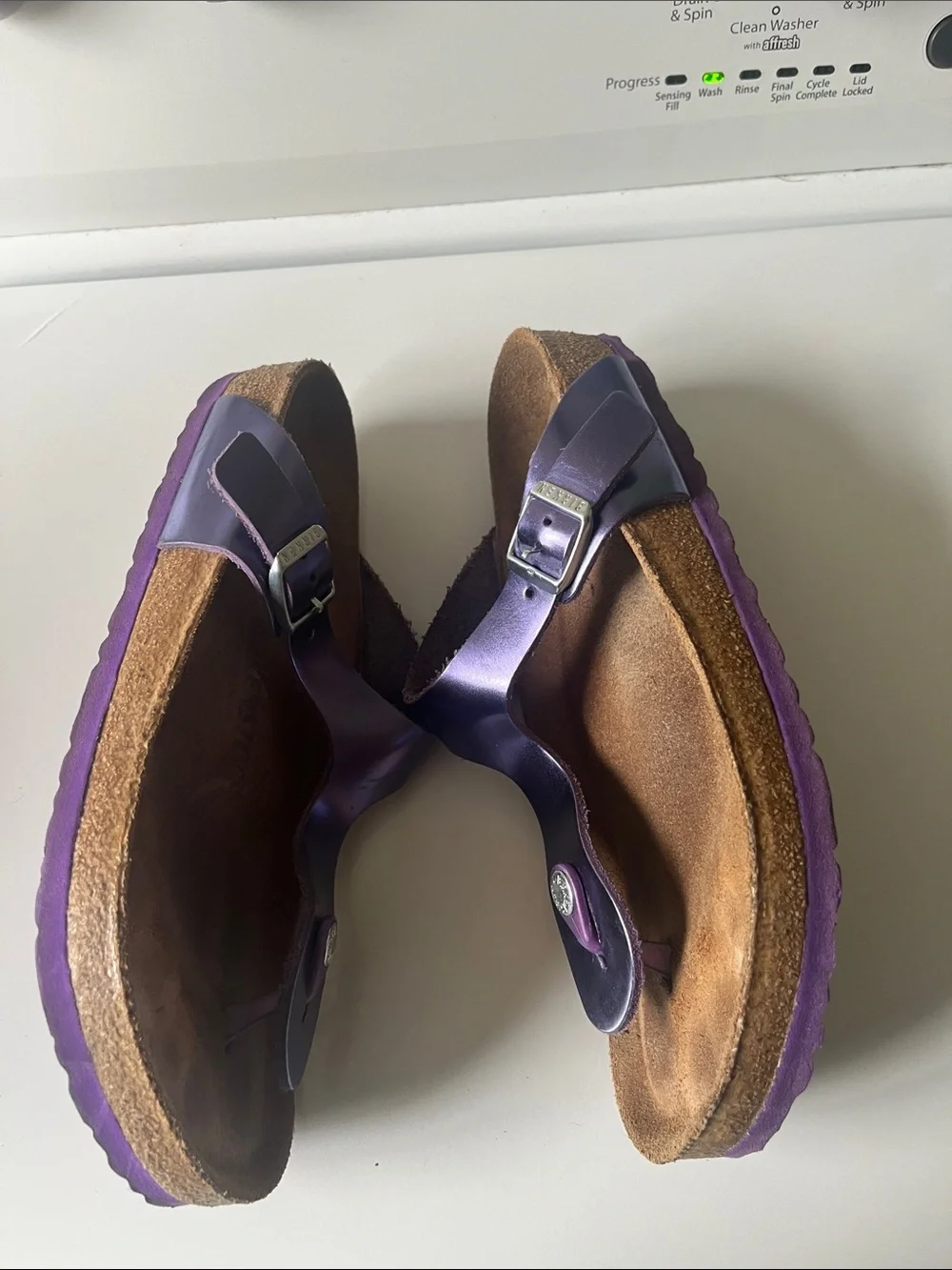 Gizeh Birkenstock Purple Metallic Thong Sandals with Buckle - Picture 4 of 4